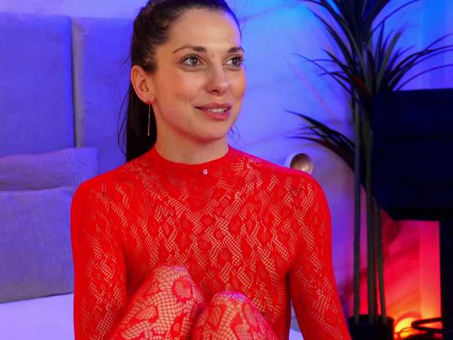 EllyLynn's BongaCams show and profile