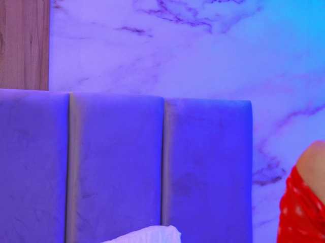 EllyLynn's BongaCams show and profile