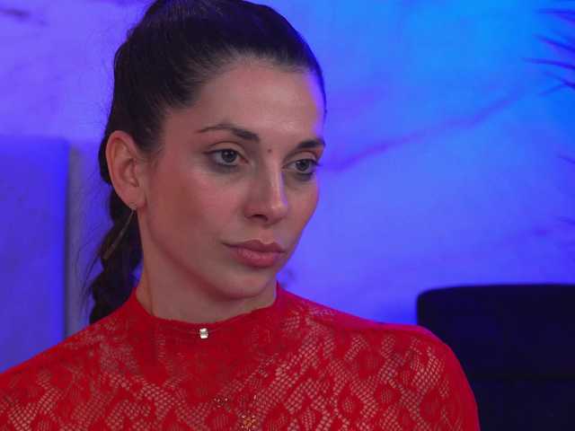 EllyLynn's BongaCams show and profile