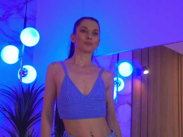le modèle EllyLynn est en webcam porno dans un show sur le site bongacams, il possède les tags suivants: White/Caucasian,Brunette,Shaved