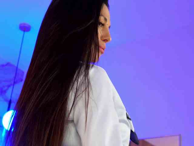 EllyLynn Live Webcam on BongaCams