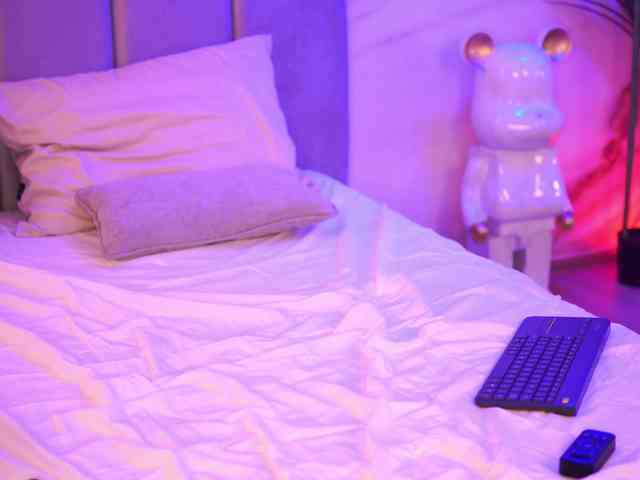 EllyLynn's webcam live show