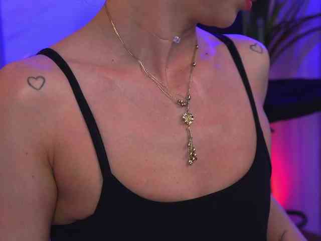 EllyLynn Live Webcam on BongaCams