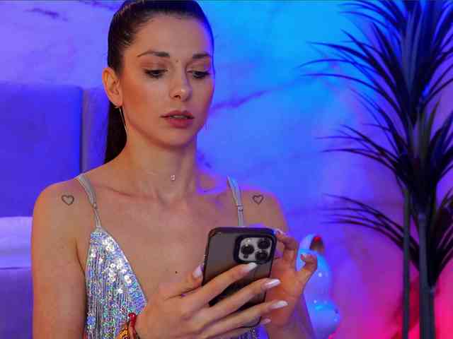 EllyLynn Live Webcam on BongaCams