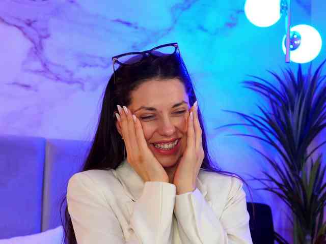 EllyLynn Live Webcam on BongaCams