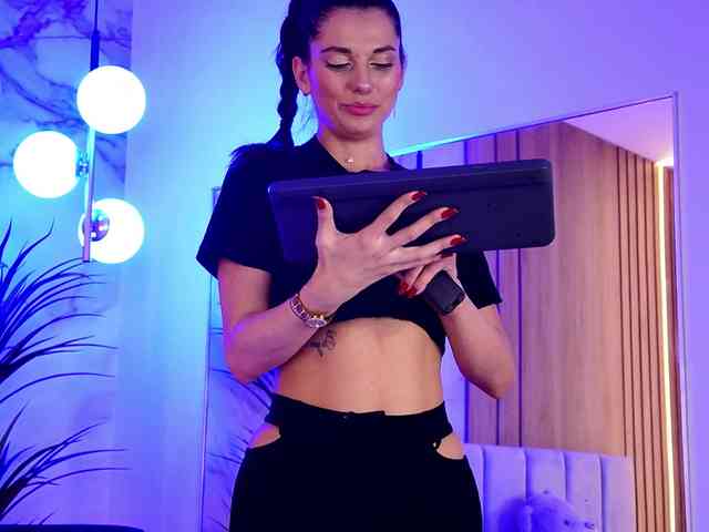 EllyLynn webcam