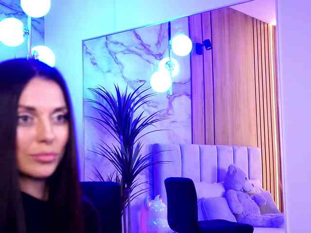 EllyLynn webcam