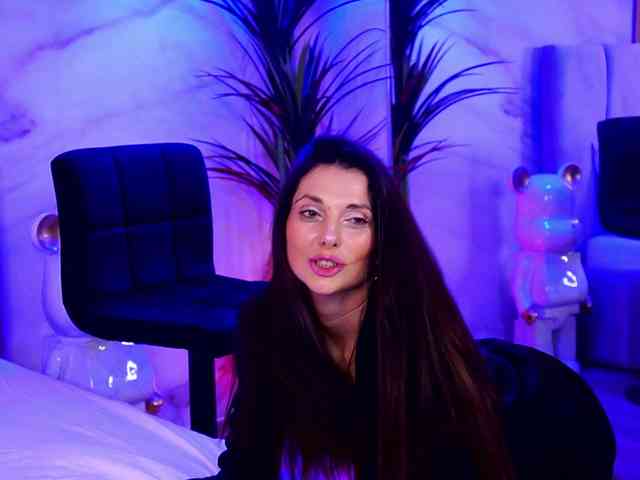 EllyLynn webcam