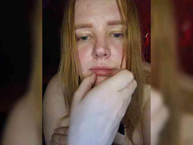 Cinnamon-Bun Live Webcam on BongaCams