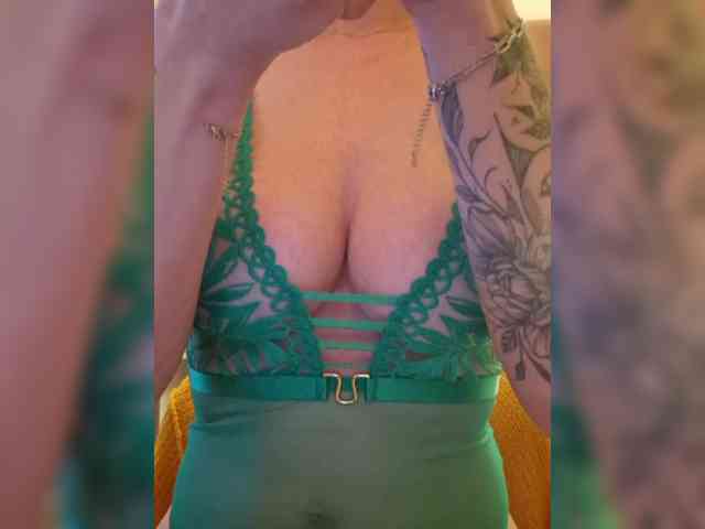 XXXvilaineXXX webcam