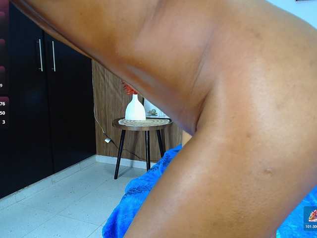 EmiliBonie's BongaCams show and profile