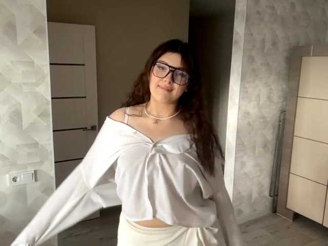 AshleaReuer from BongaCams