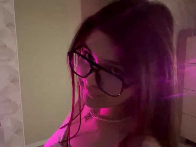 AshleaReuer from BongaCams