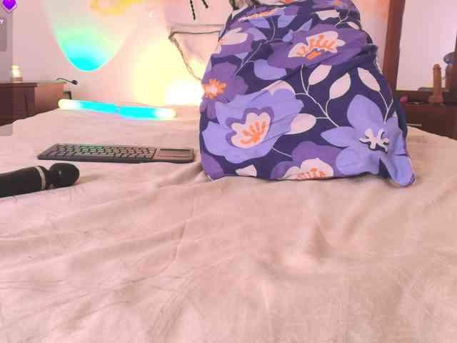 zoemonroe webcam