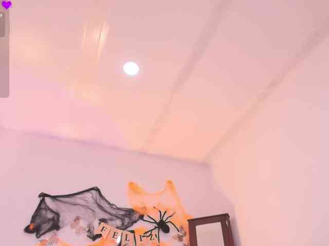 zoemonroe webcam
