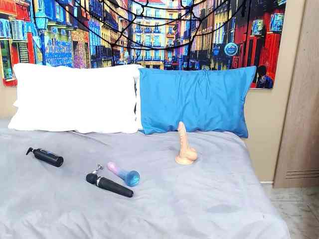 EmilyJons webcam