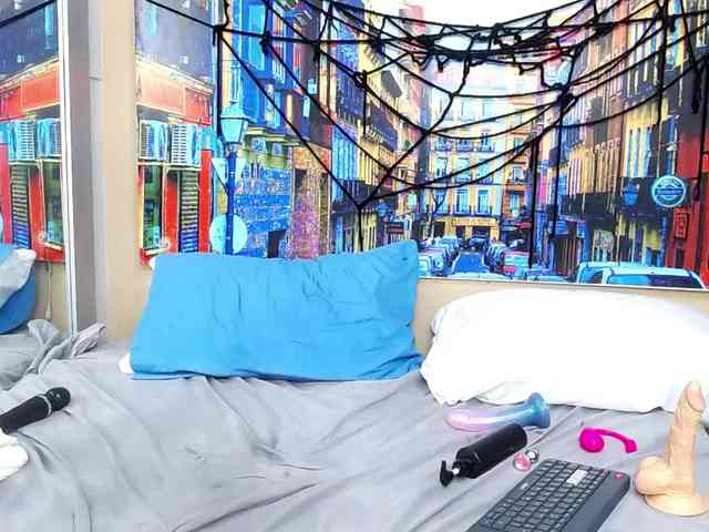 EmilyJons webcam