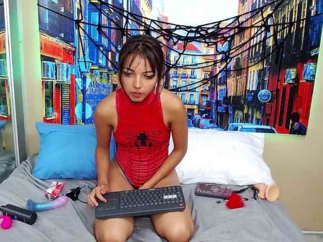 EmilyJons webcam