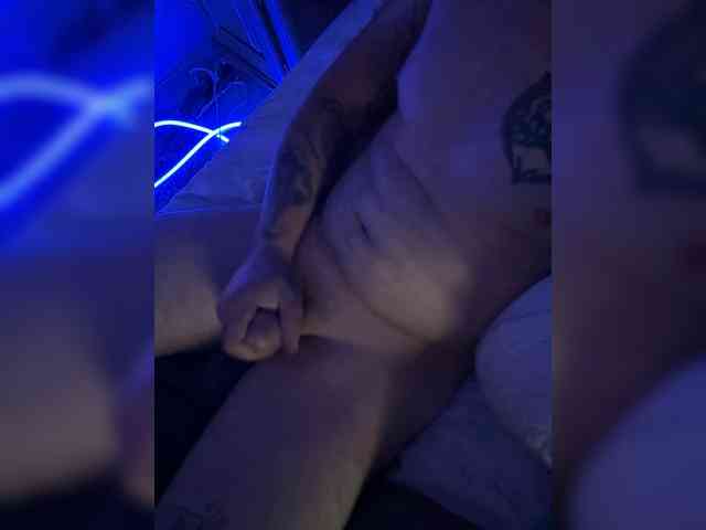 EwItsHim999 Live Webcam on BongaCams