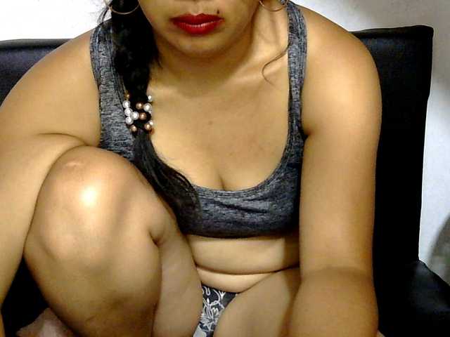 Karenne Live Cam on BongaCams