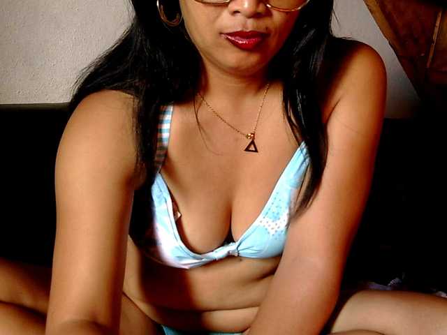 Karenne's BongaCams show and profile