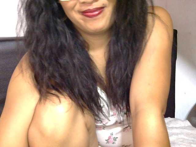 Karenne from BongaCams