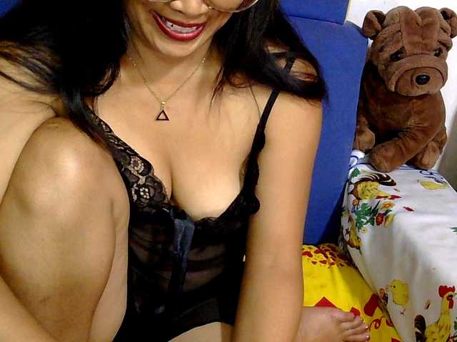 Karenne's BongaCams show and profile