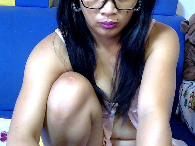 Karenne's BongaCams show and profile