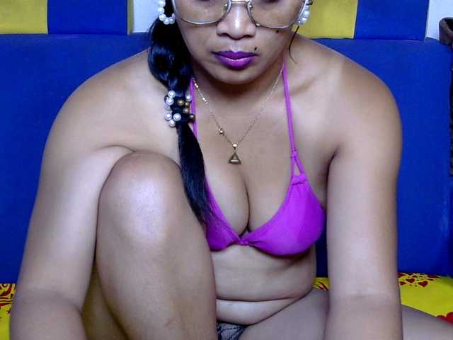 Karenne's BongaCams show and profile