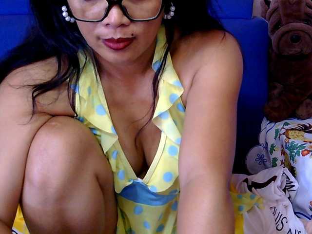 Karenne's BongaCams show and profile