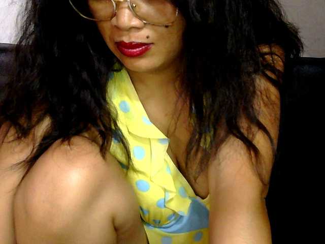 Karenne from BongaCams