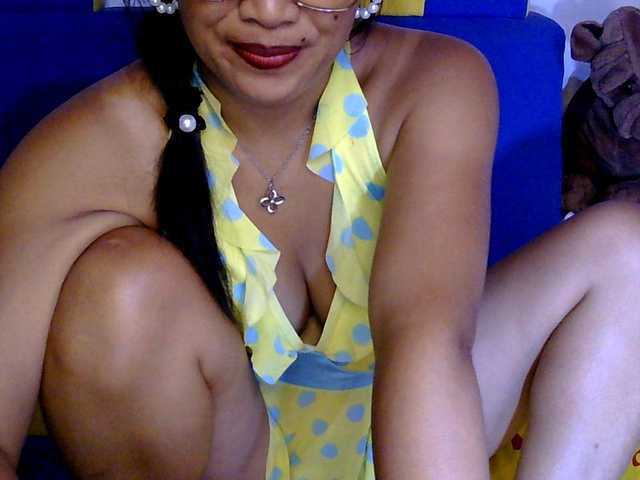 Karenne's BongaCams show and profile