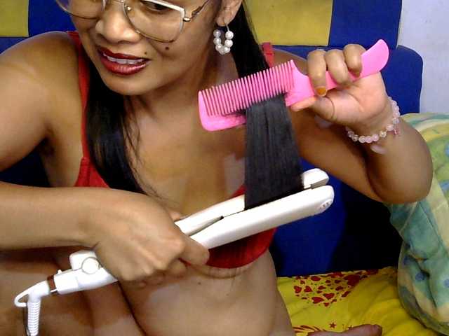 Karenne's BongaCams show and profile