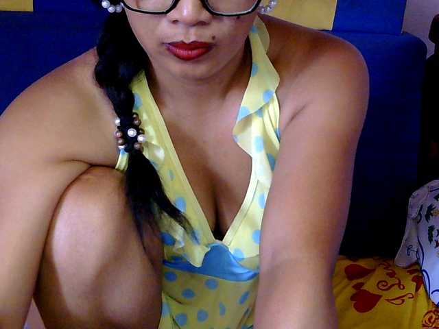 Karenne's BongaCams show and profile
