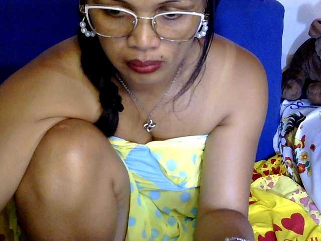 Karenne's BongaCams show and profile