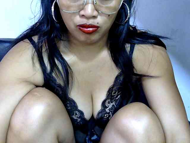Karenne Live Webcam on BongaCams