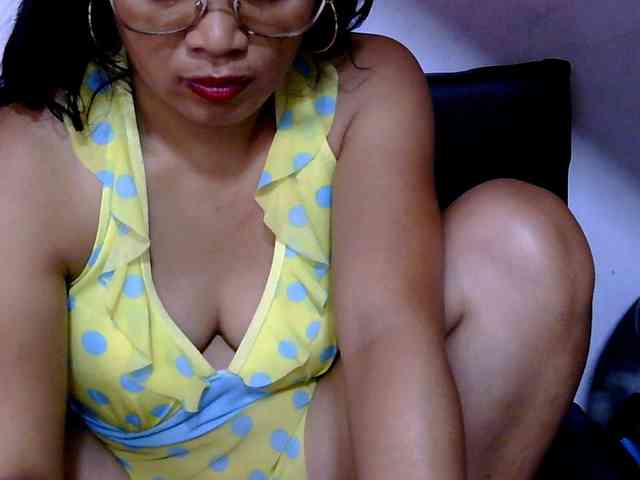 Karenne Live Webcam on BongaCams