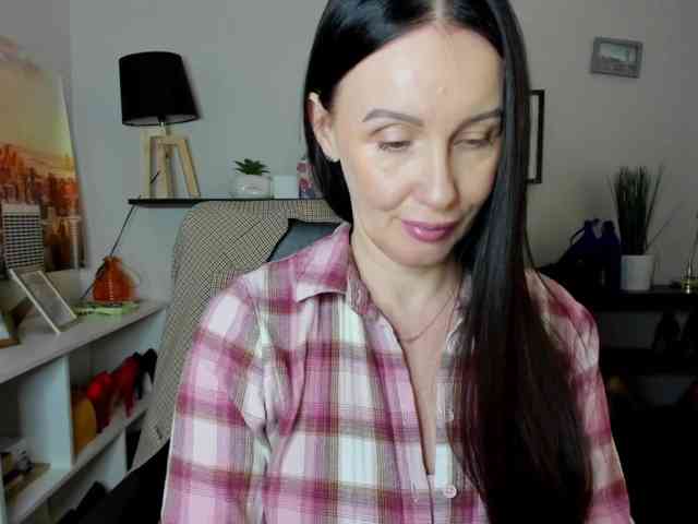 velvetJasmine webcam