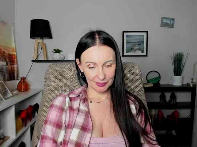 velvetJasmine webcam