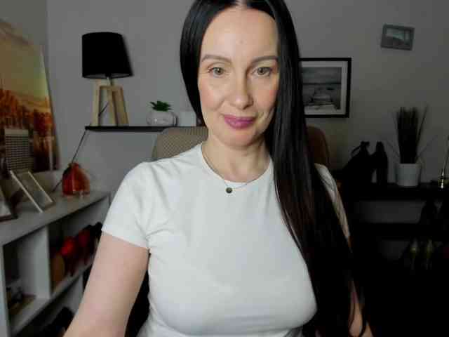 velvetJasmine webcam