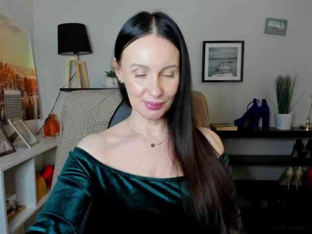 velvetJasmine webcam