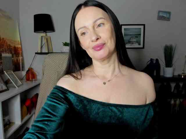 velvetJasmine webcam