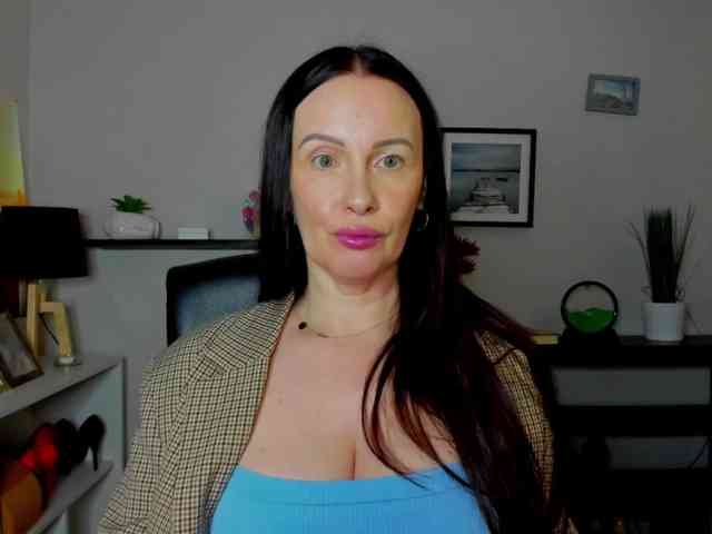 velvetJasmine webcam