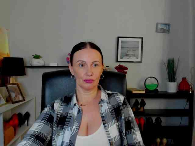 velvetJasmine webcam