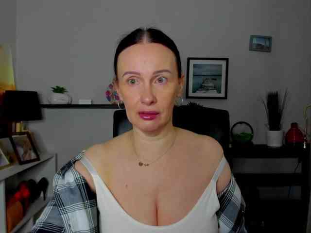 velvetJasmine webcam