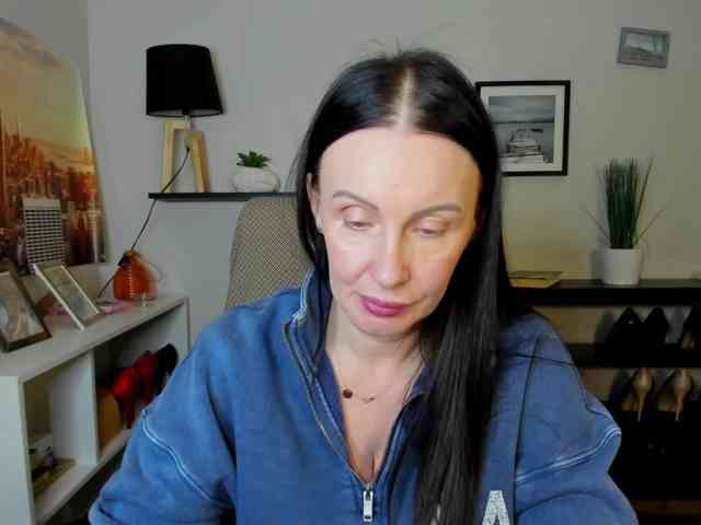 velvetJasmine webcam