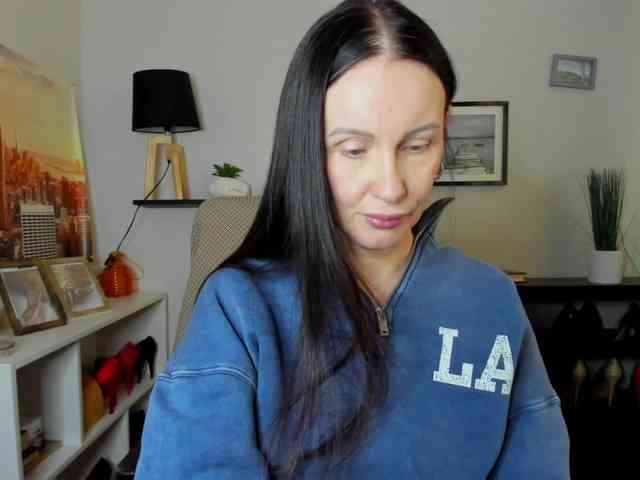 velvetJasmine webcam