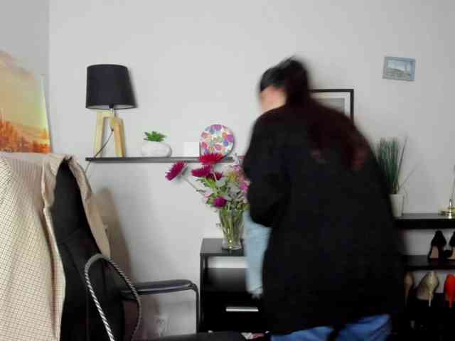 velvetJasmine webcam