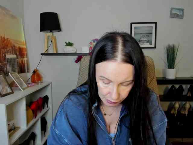 velvetJasmine webcam