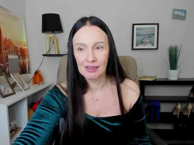 velvetJasmine webcam